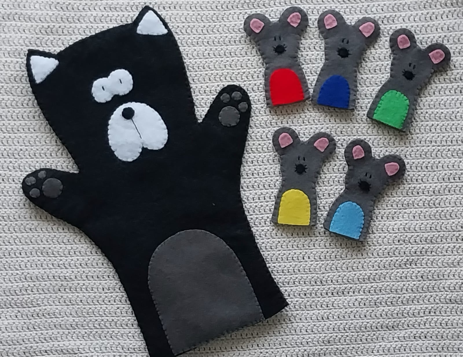 Manopla gato y titeres de dedos